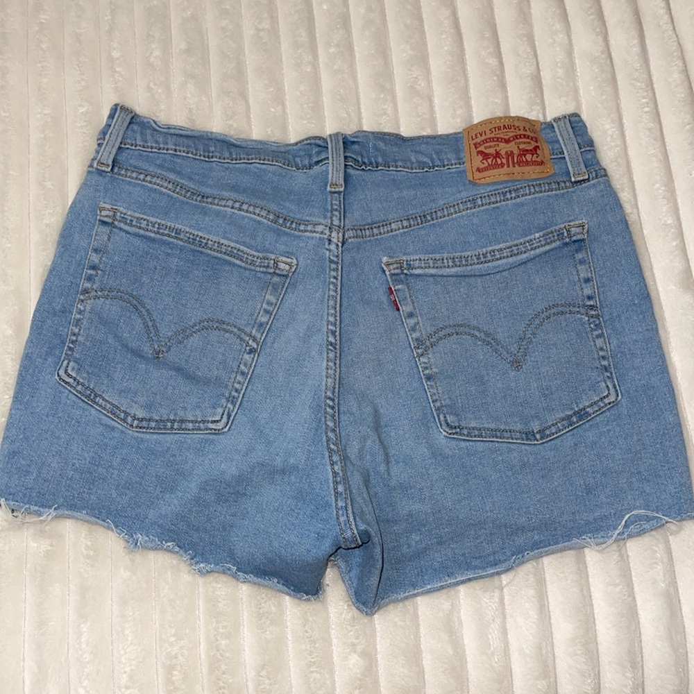 Levis High Rise Shorts | Size 31 - Picture 6 of 6
